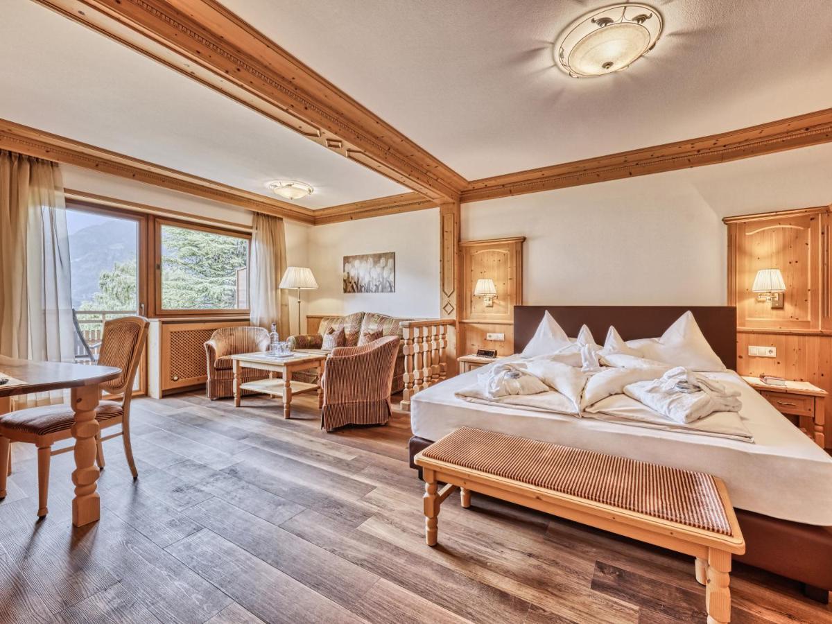 Hotel Traubenheim Tirolo Exterior photo